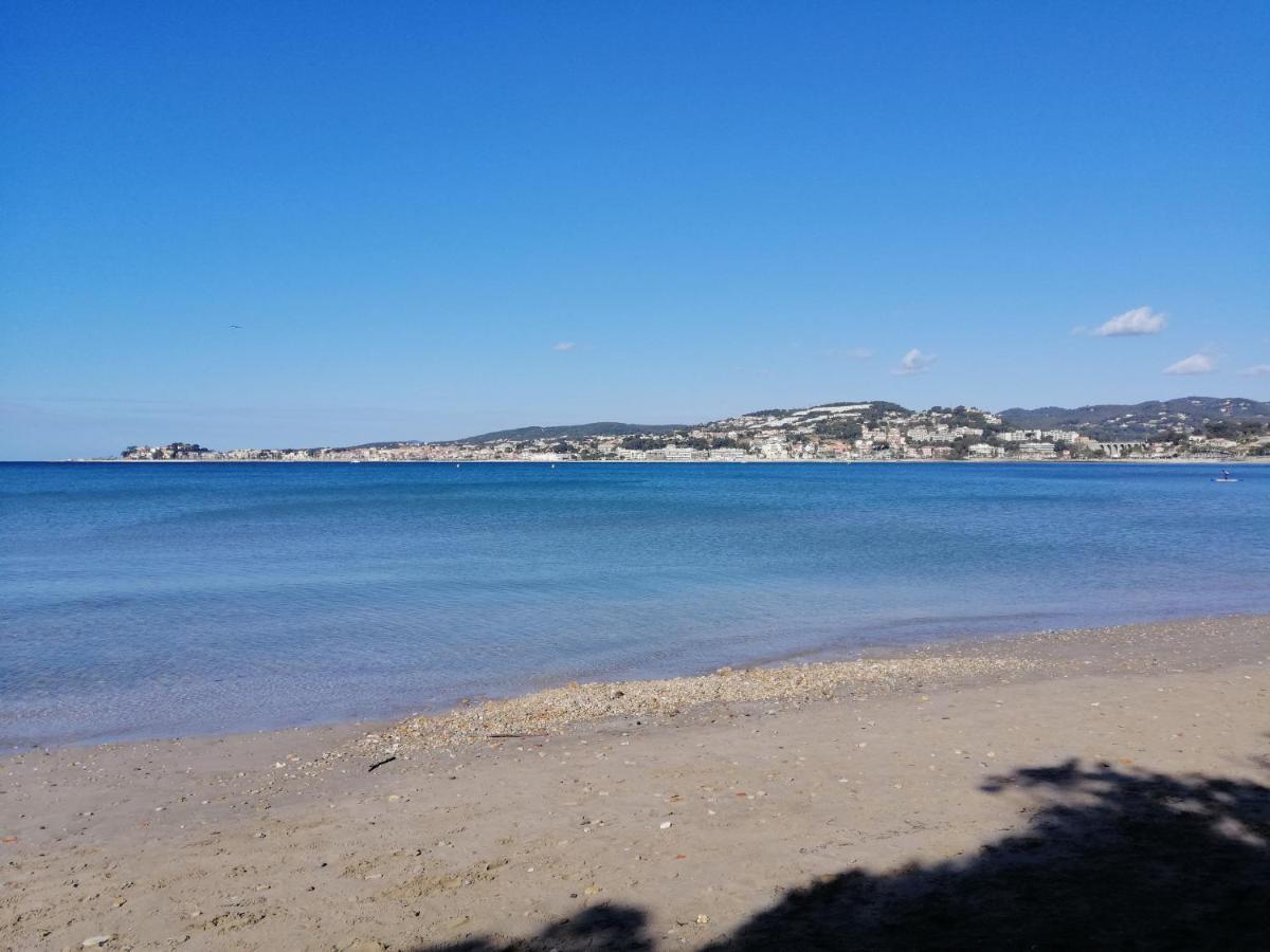 Sanary Les Gorguettes, Studio Avec Terrasse Vue Mer, A 10 Min A Pieds De La Plage Exteriér fotografie